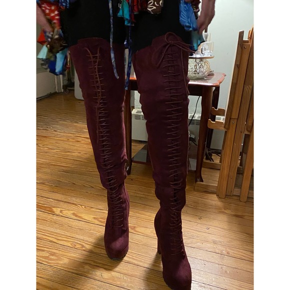 Remy Women thigh high lace up front suede boots Size 8.5 Purple - Picture 14 of 16
